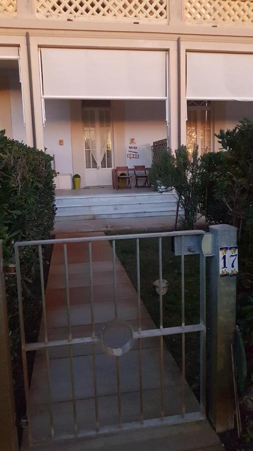 Sea Beach Relax Tirrenia Exterior photo