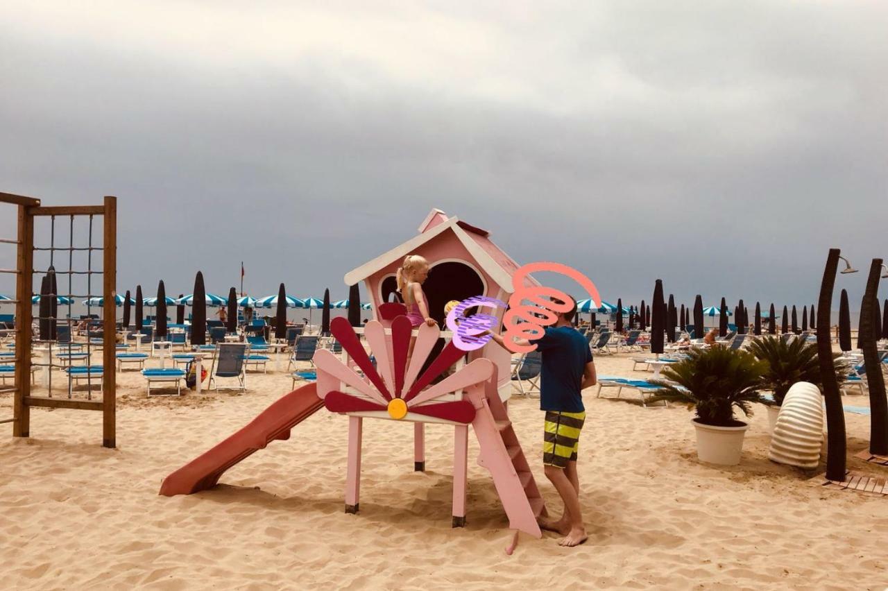 Sea Beach Relax Tirrenia Exterior photo