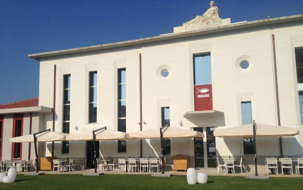 Sea Beach Relax Tirrenia Exterior photo